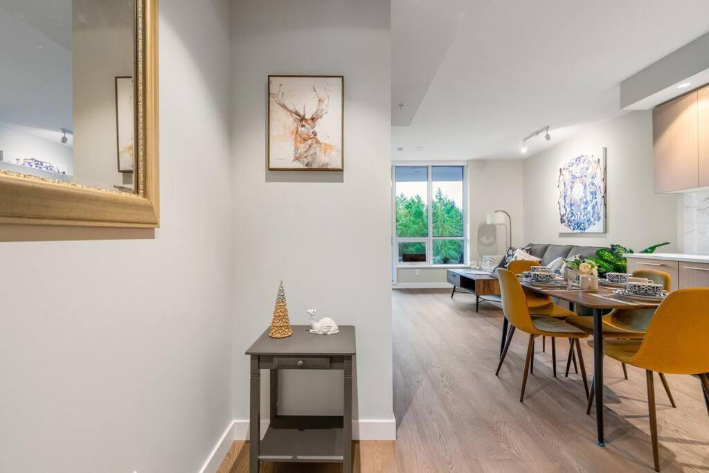 Modern Comfort At Ubc: 1Br Condo Near Campus Ванкувер Екстер'єр фото