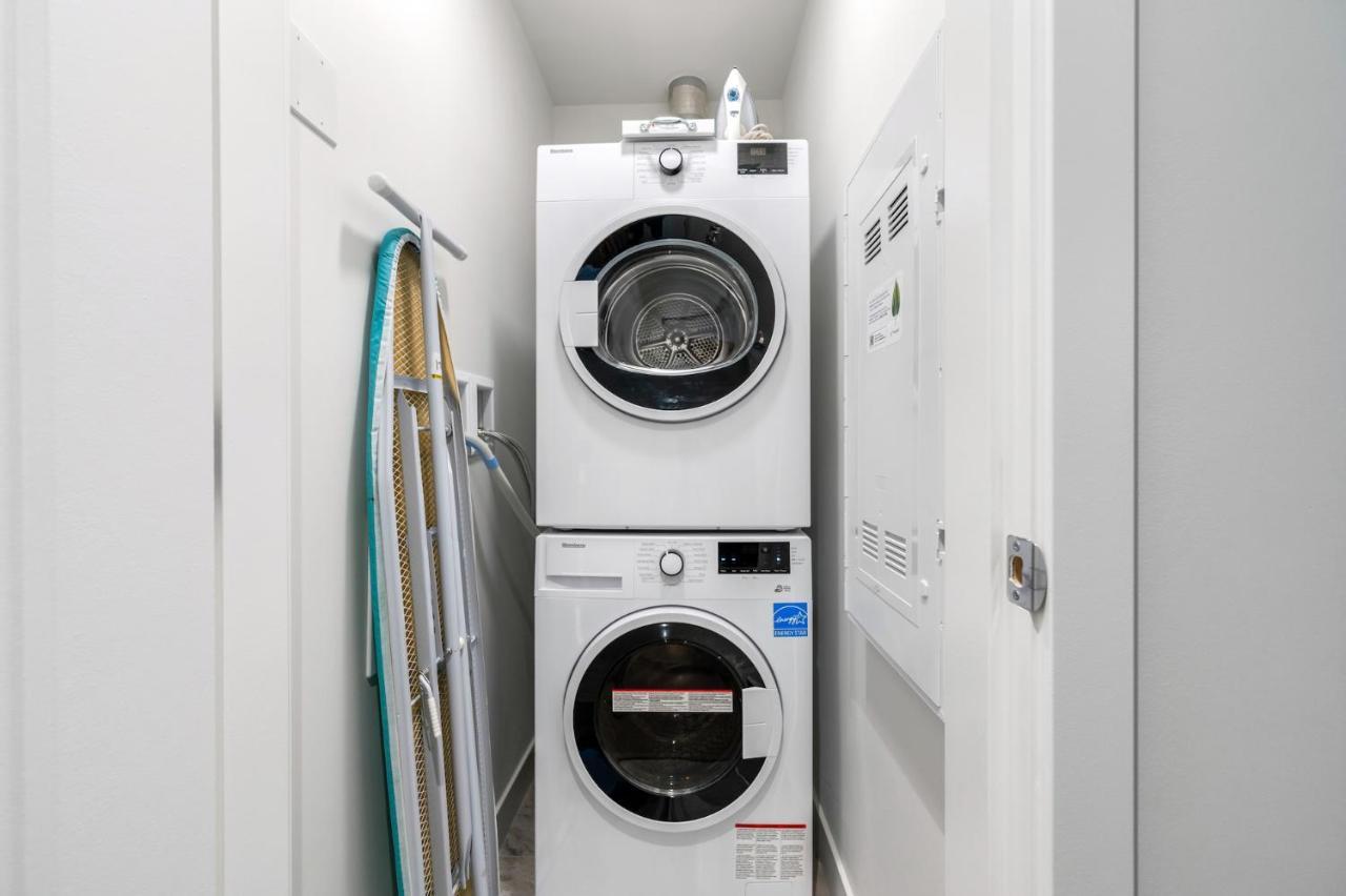 Modern Comfort At Ubc: 1Br Condo Near Campus Ванкувер Екстер'єр фото