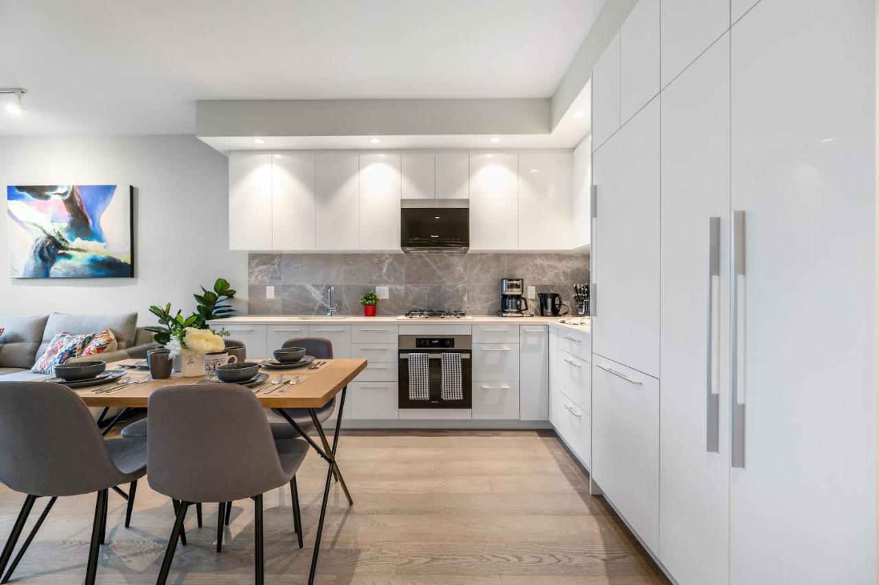 Modern Comfort At Ubc: 1Br Condo Near Campus Ванкувер Екстер'єр фото
